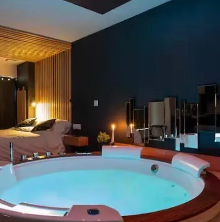 Loveroom Aparthotel 4*