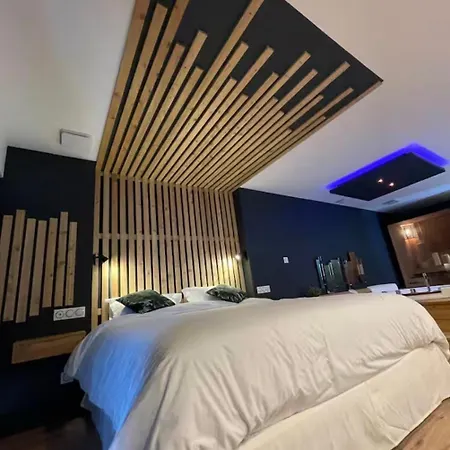 Aparthotel Loveroom 4*