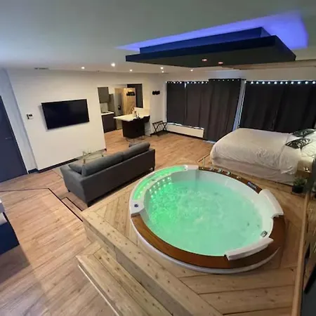 Loveroom Lens